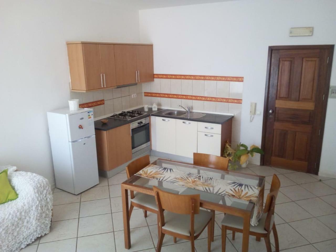 Good Value Low Cost Apartment Second Beach Line 산타 마리아 외부 사진